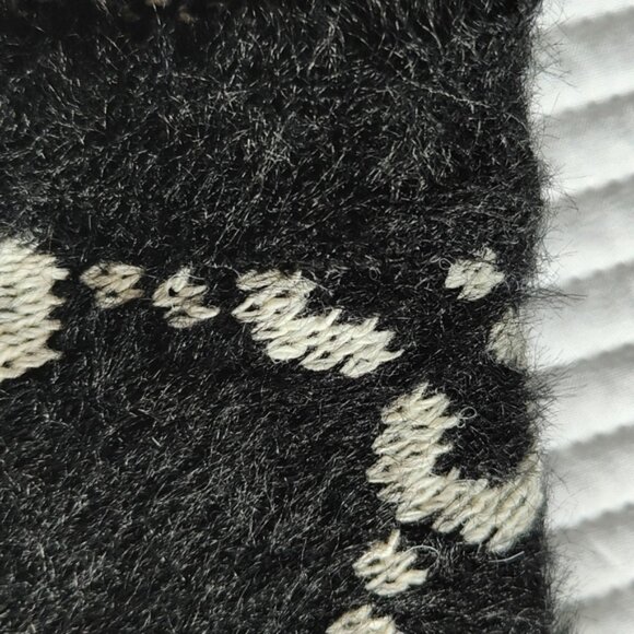 TRÏBE Black White Print Long Sleeve Crew Neck Sweater Size Large NWT - Picture 3 of 6